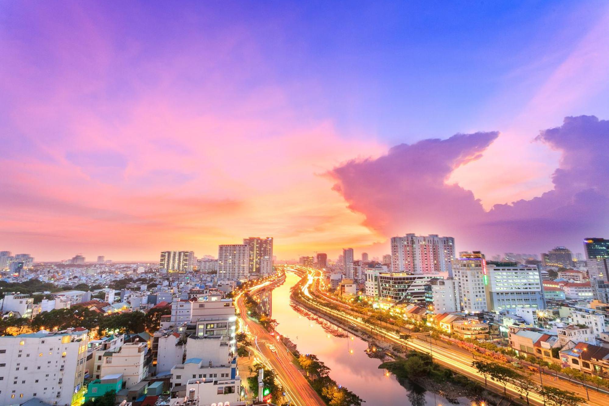 Rem Rivergate Garden Pool Signature - Free 4G Sim For 3 Nights Booking Bandar Ho Chi Minh Luaran gambar